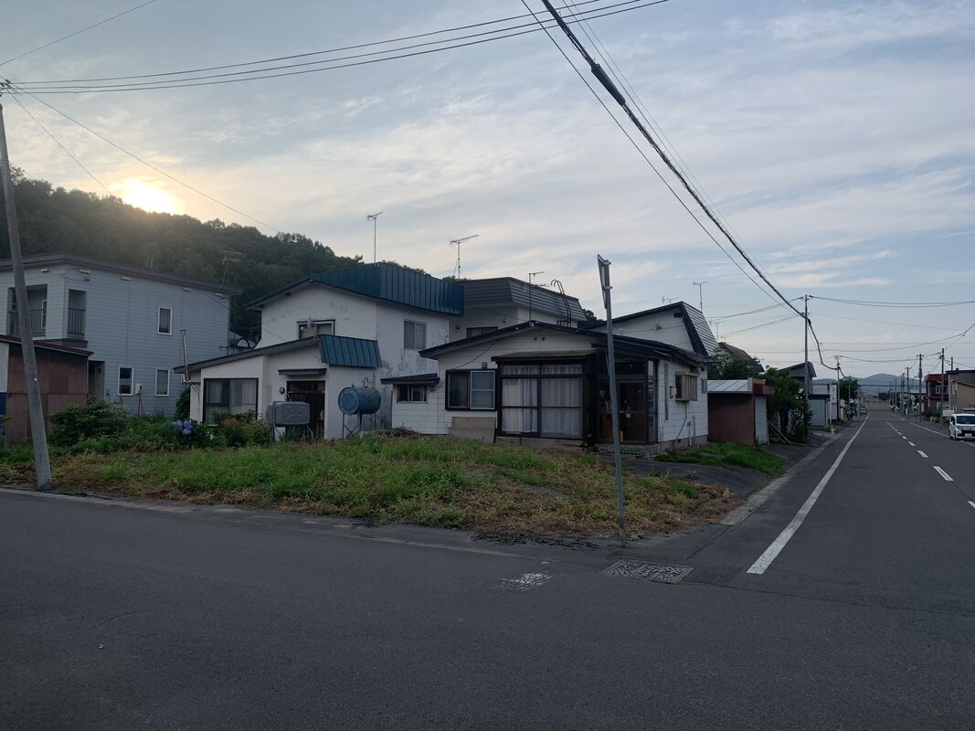 角地　解体更地渡し