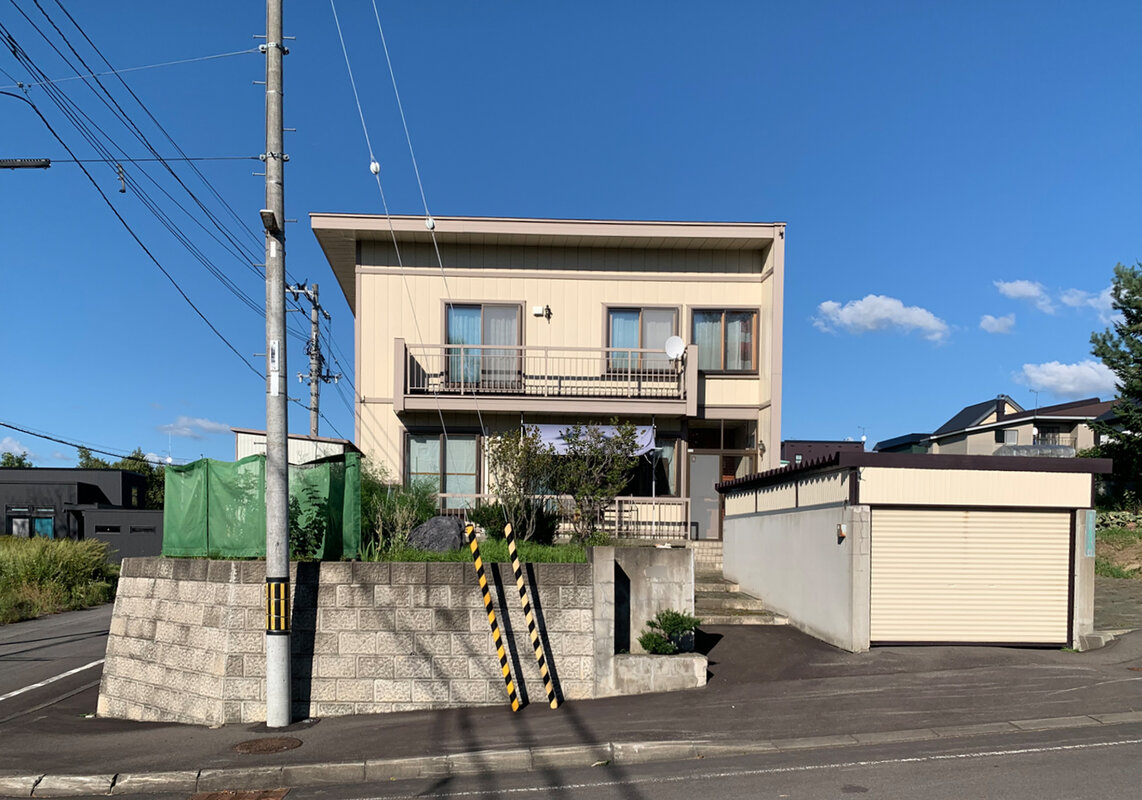 外観　南西向き角地