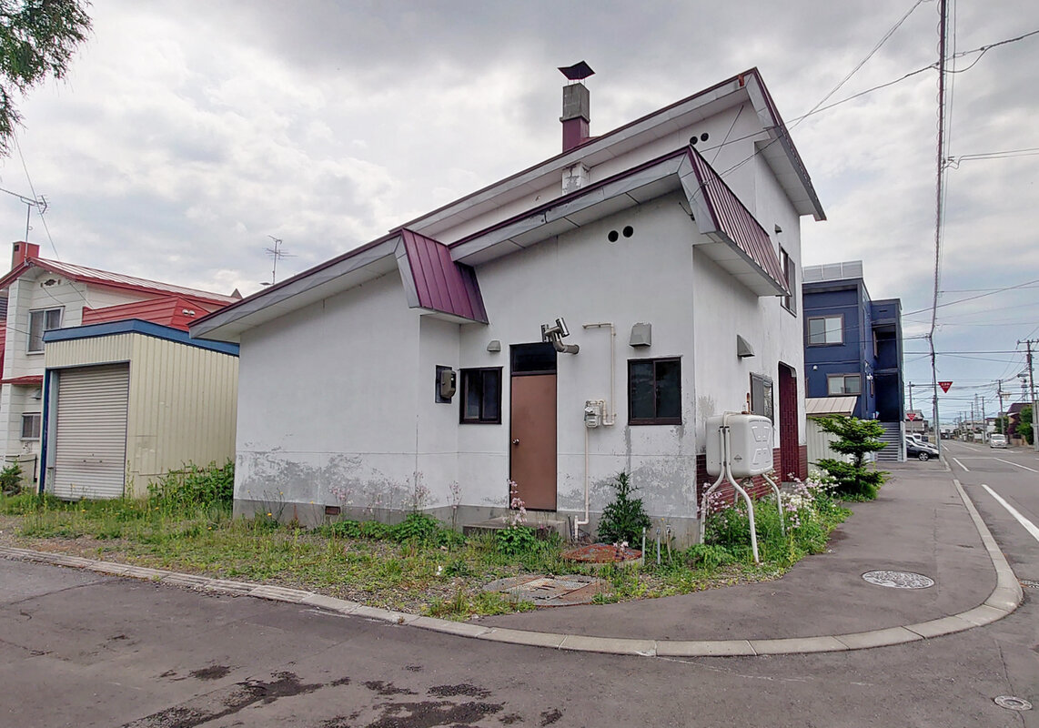 角地　　北向き：12.609ｍ・東向き：15.045ｍ