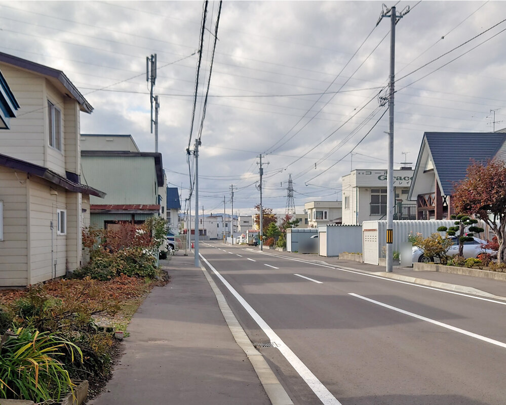 前面道路幅員:10.90ｍ～10.92ｍ（市道）