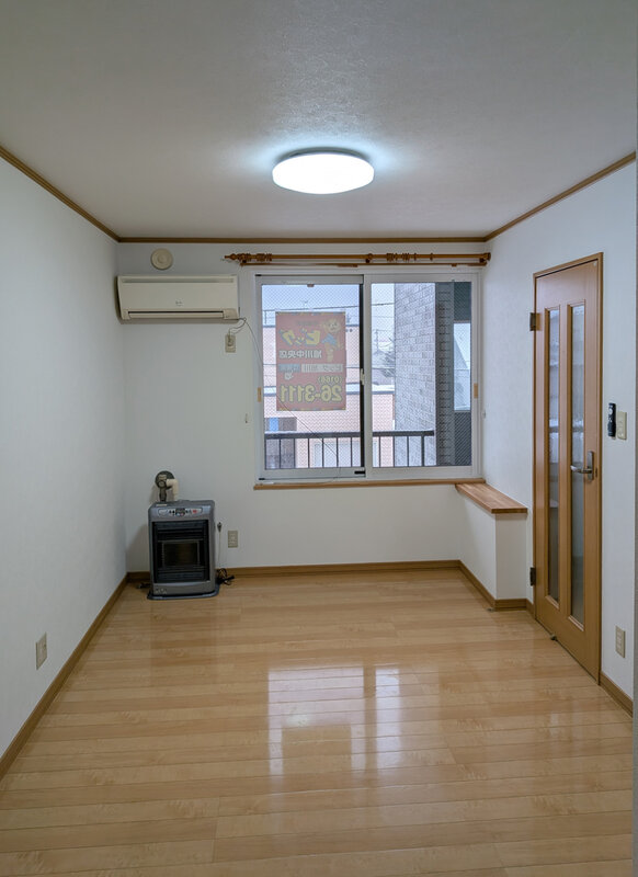 居間　※真ん中のお部屋