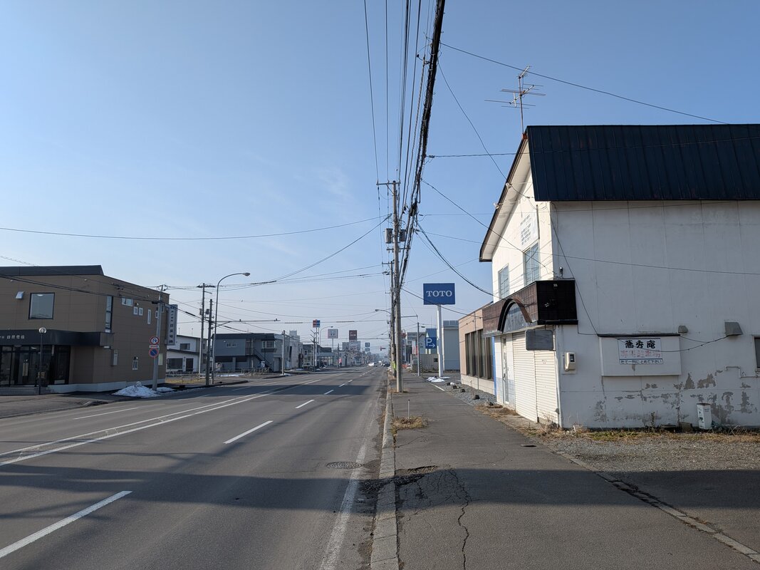 前面道路幅員22.0ｍ（市道）