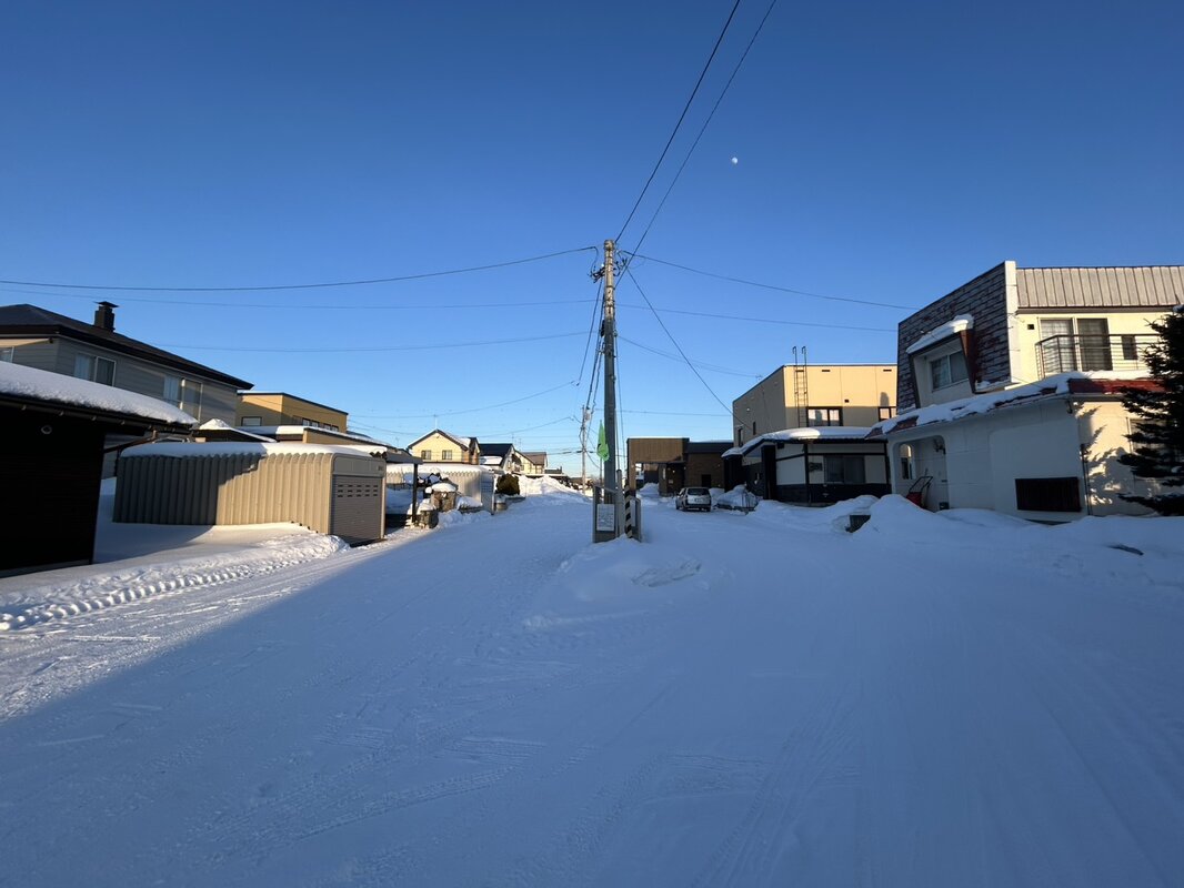 北東側幅員：14.00ｍ