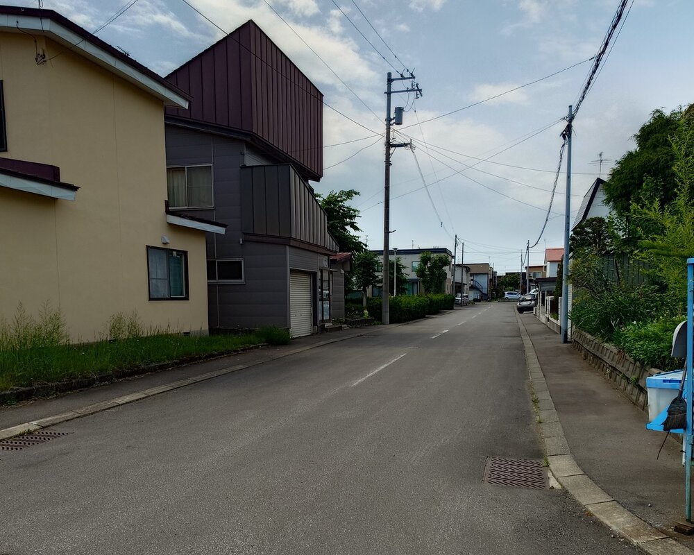 南西側7.9ｍ（市道）