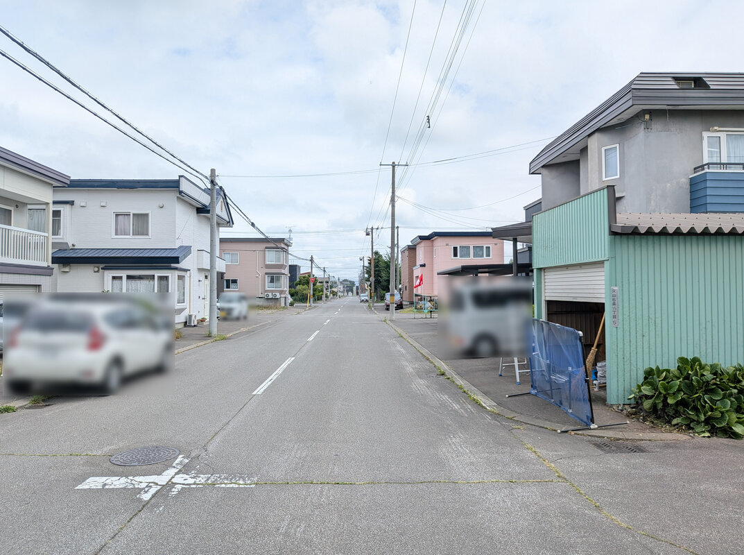 前面道路幅員　11.03ｍ　(北西)