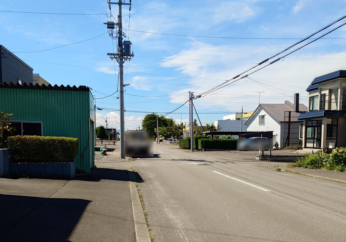 前面道路幅員　11.03ｍ　(北西)