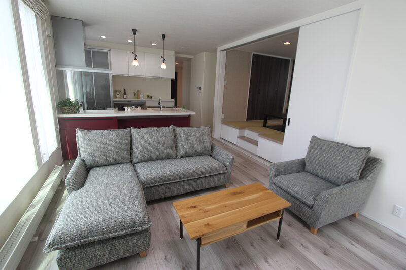 小上がりのワークスペース、オープンキッチンがある3LDK平屋の住まい【アイフルホーム】