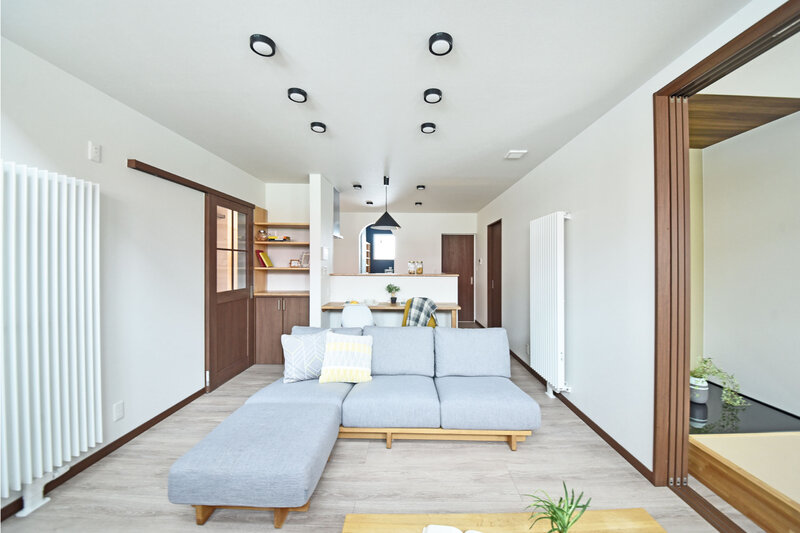 3世代がほどよい距離感で暮らす2階建ての家【リノベーション】