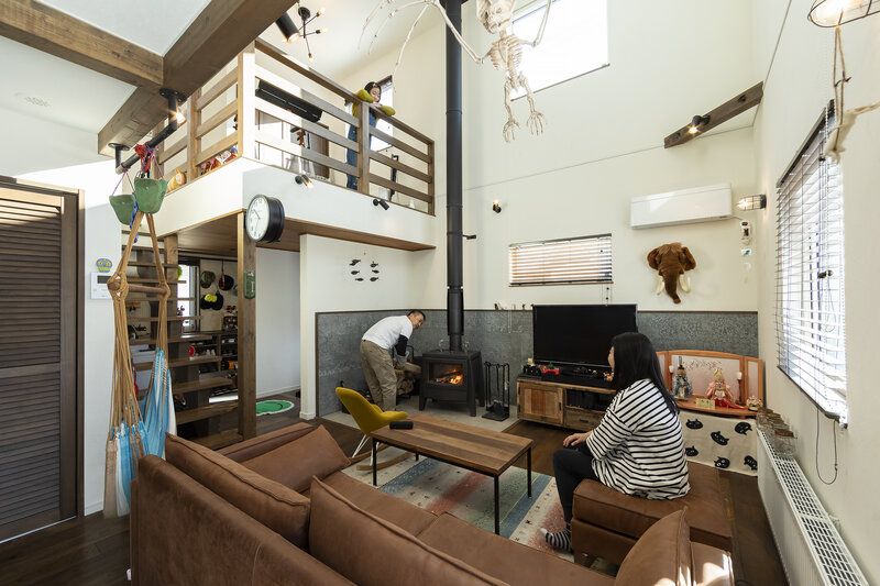 薪ストーブがよく似合う山小屋のような我が家【ナチュリエ】