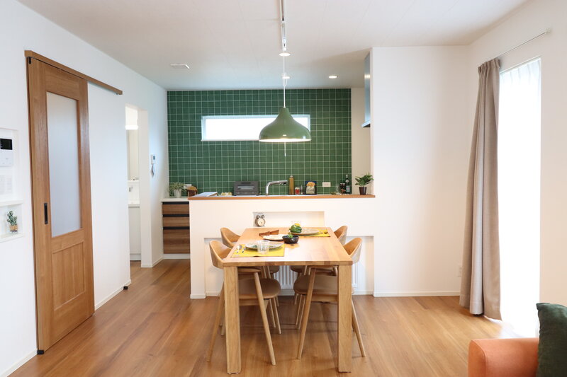 趣味を楽しむレトロインテリアの住まい【COZY】